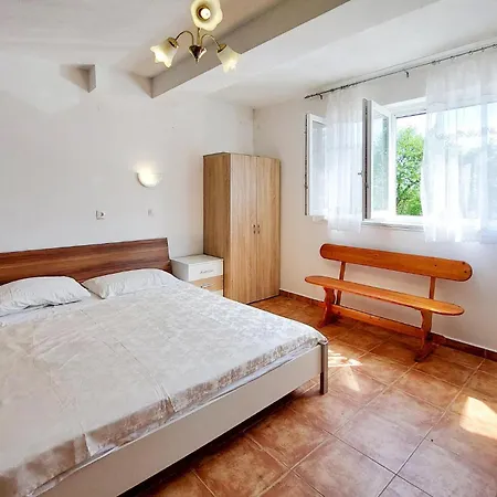 Apartment In Labin With Kitchen