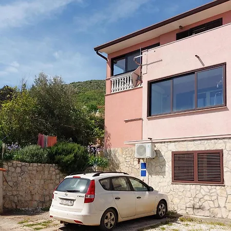 Apartment In Labin With Kitchen *