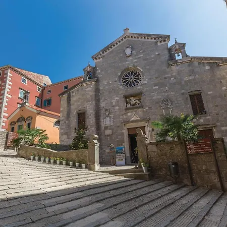 In Labin With Kitchen